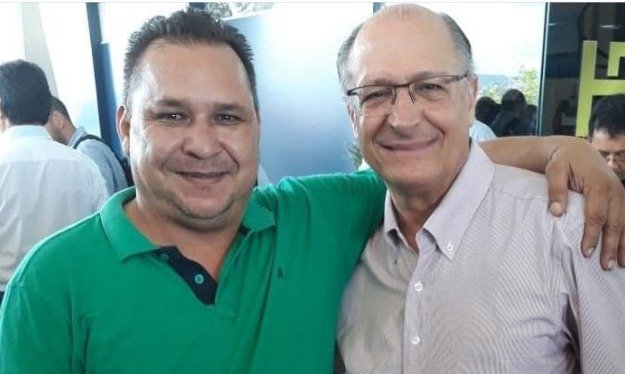 Braga do Povo Das Raízes à História Uma trajetória marcada por fé, trabalho e compromisso com o povo e uma amizade verdadeira com Tony Darlan, fundador da Casa do Celular.